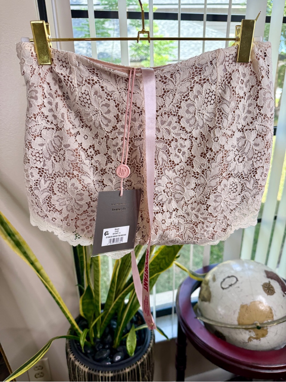 House of CB MARGOT Vintage Ivory Corded Lace Mini Shorts NWT - Picture 7 of 11